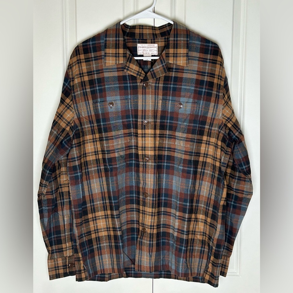 Filson Elk Heights Camp Shirt Size Medium in Brown Oak/Heather Blue